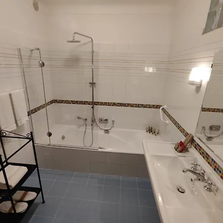 Saint Andre Hotel 3*